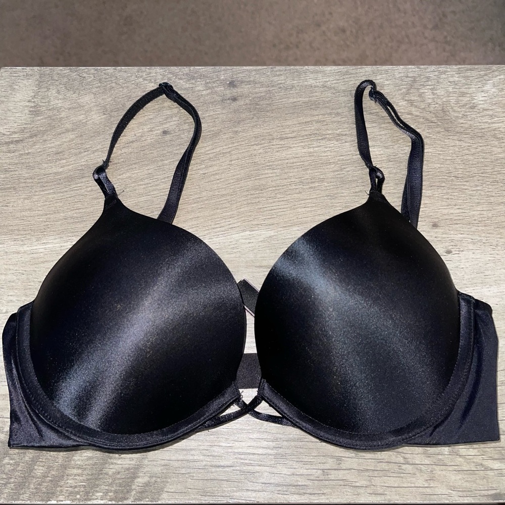 Victoria’s Secret bombshell bra